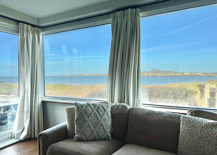 La Mare- 3 Bed-Sea View-Trearddur Bay