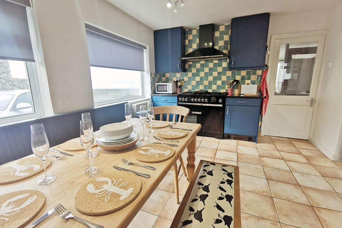La Mare- 3 Bed-sea View-trearddur Bay Holiday home *